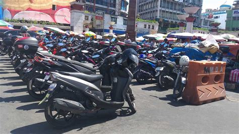 Motorcycle Parking: Motorcycle Culture, Parking .